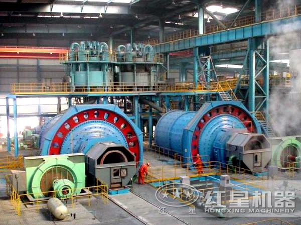 球磨機現(xiàn)場工作圖